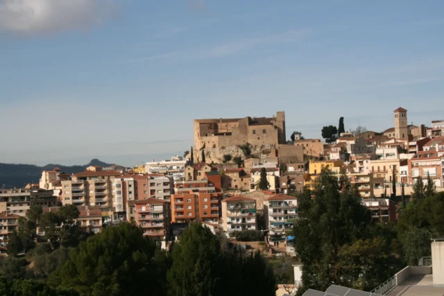 Vista panorámica de El Papiol entre Collserola y el Llobregat