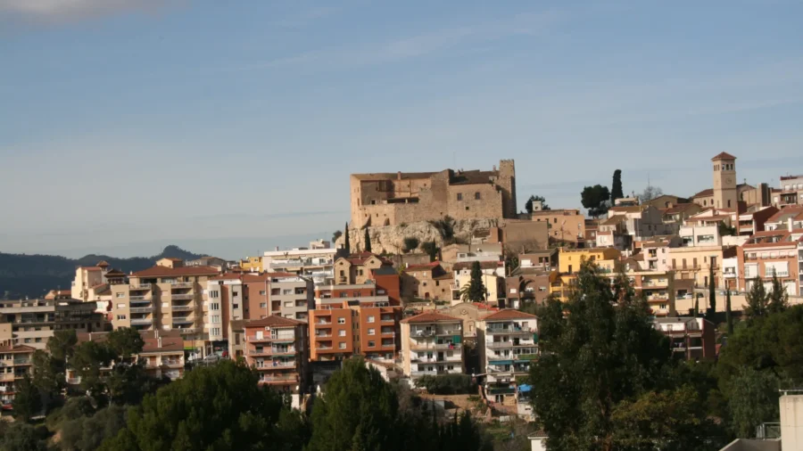 Vista panorámica de El Papiol entre Collserola y el Llobregat